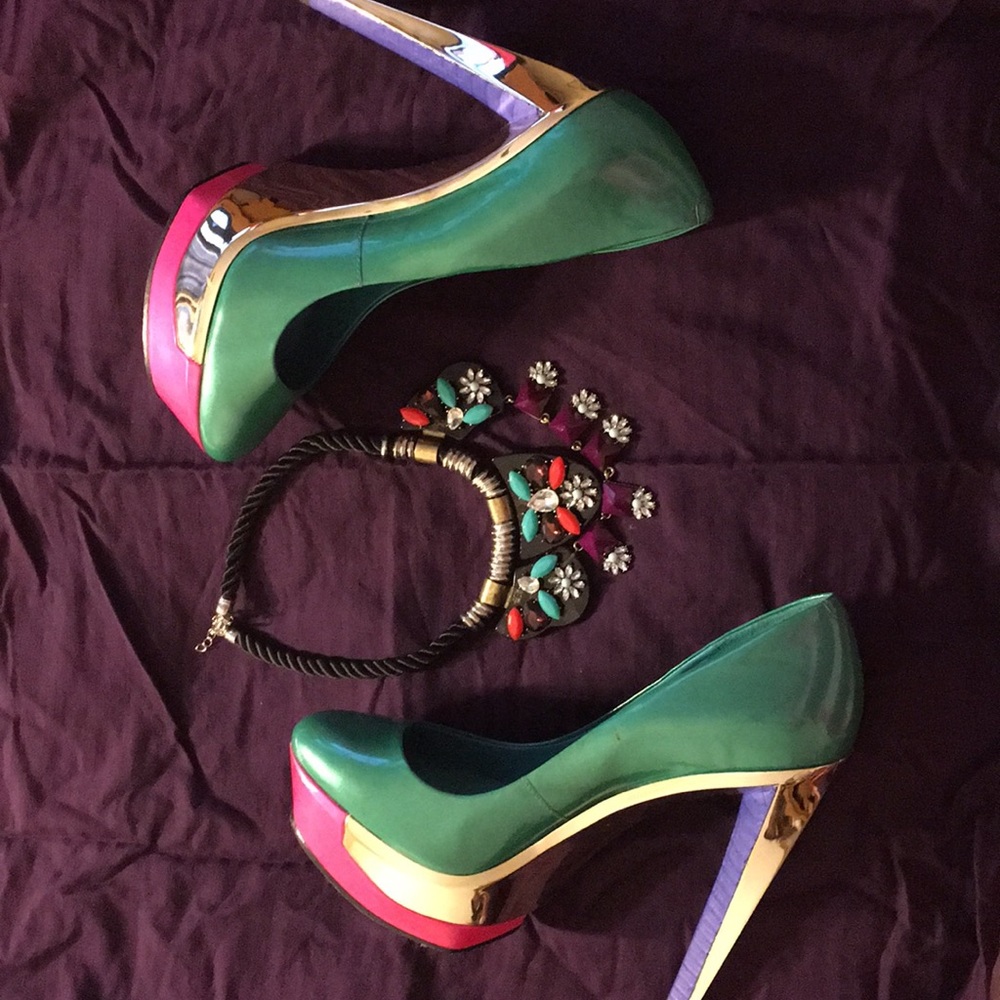 NWT Statement necklace only